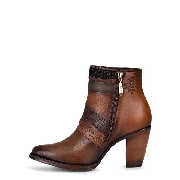 NIB Cuadra Genuine Leather Ankle Boot